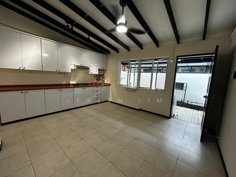 53 Stirling Road photo 3