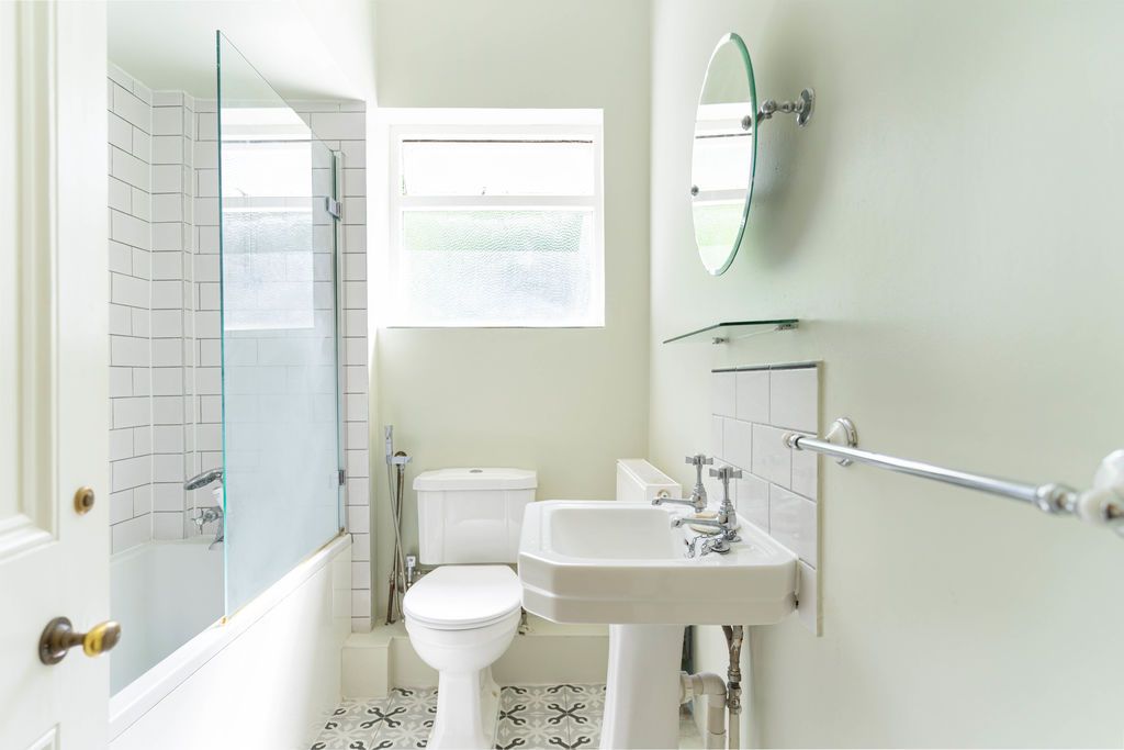 Additional image 15 of 2 bed flat for saleBirdhurst Rise, South Croydon CR2