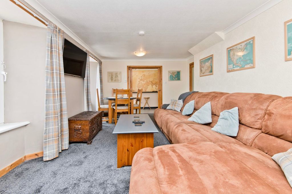 Additional image 7 of 3 bed flat for saleBalgarvie Road, Cupar KY15
