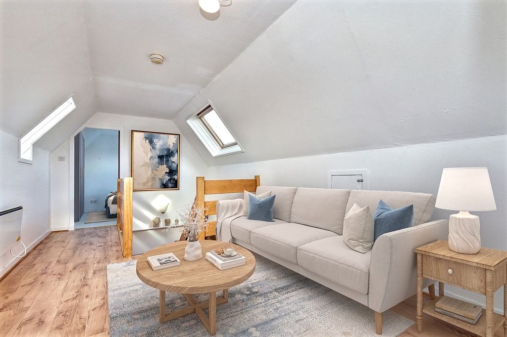 Additional image 2 of 4 bed detached house for saleMid Street, Kettlebridge, Cupar KY15