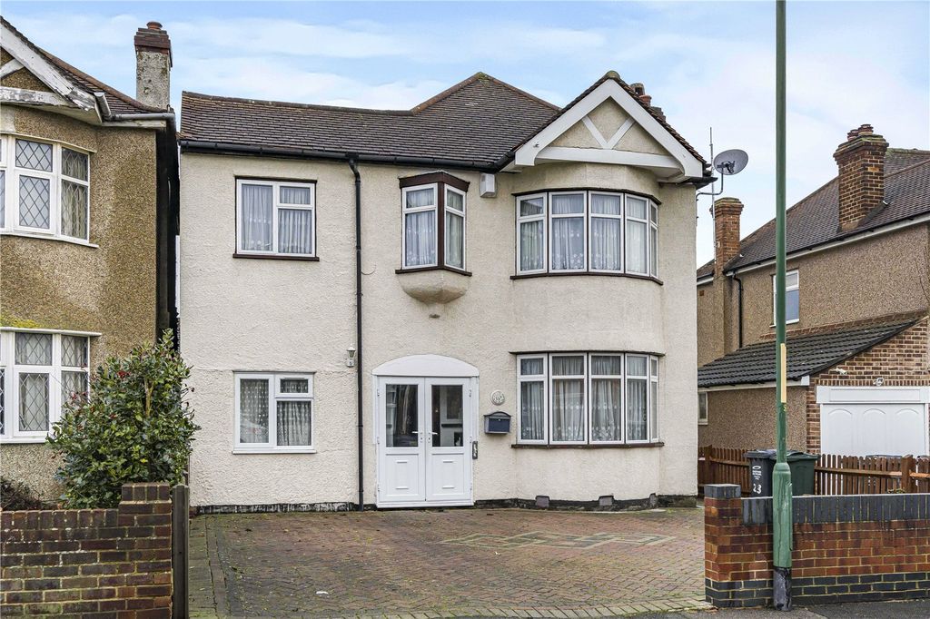 5 bed detached house for saleKing Edward Avenue, West Dartford, Kent DA1