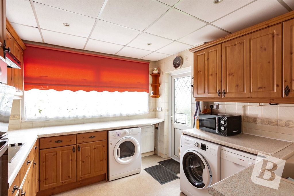 Additional image 9 of 5 bed end terrace house for saleSecond Avenue, Dagenham RM10