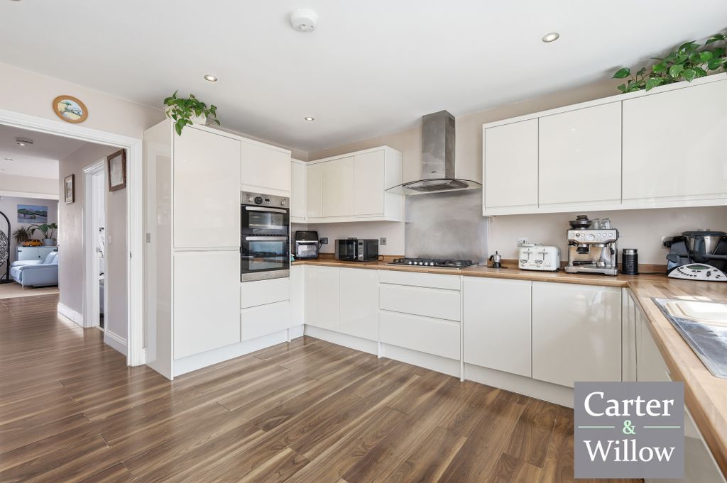 Additional image 5 of 3 bed detached house for saleCadiz Road, Dagenham RM10