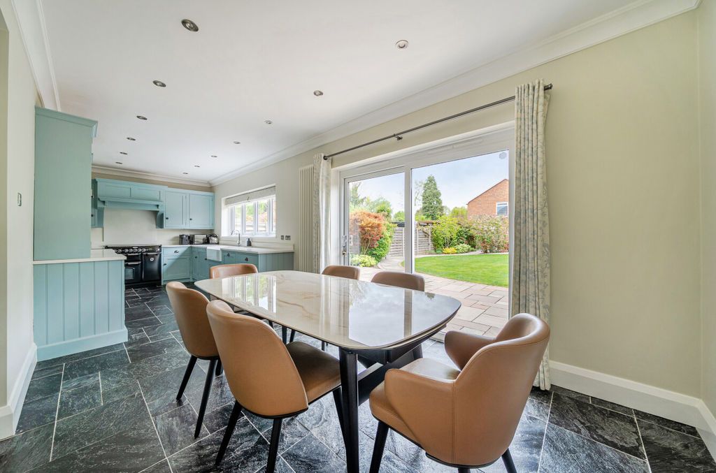 Additional image 10 of 7 bed detached house for saleShepherds Lane, Dartford DA1