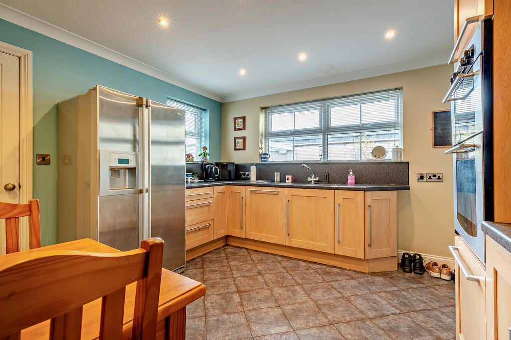 Additional image 10 of 5 bed terraced house for saleCommercial Street, Crook DL15