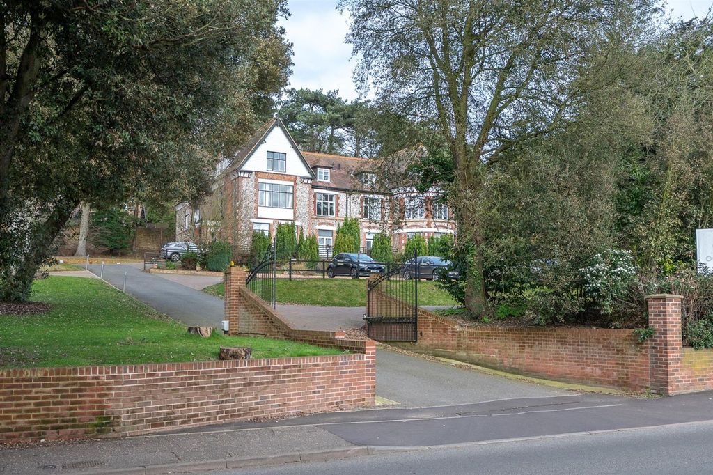 2 bed flat for saleOverstrand Road, Cromer NR27