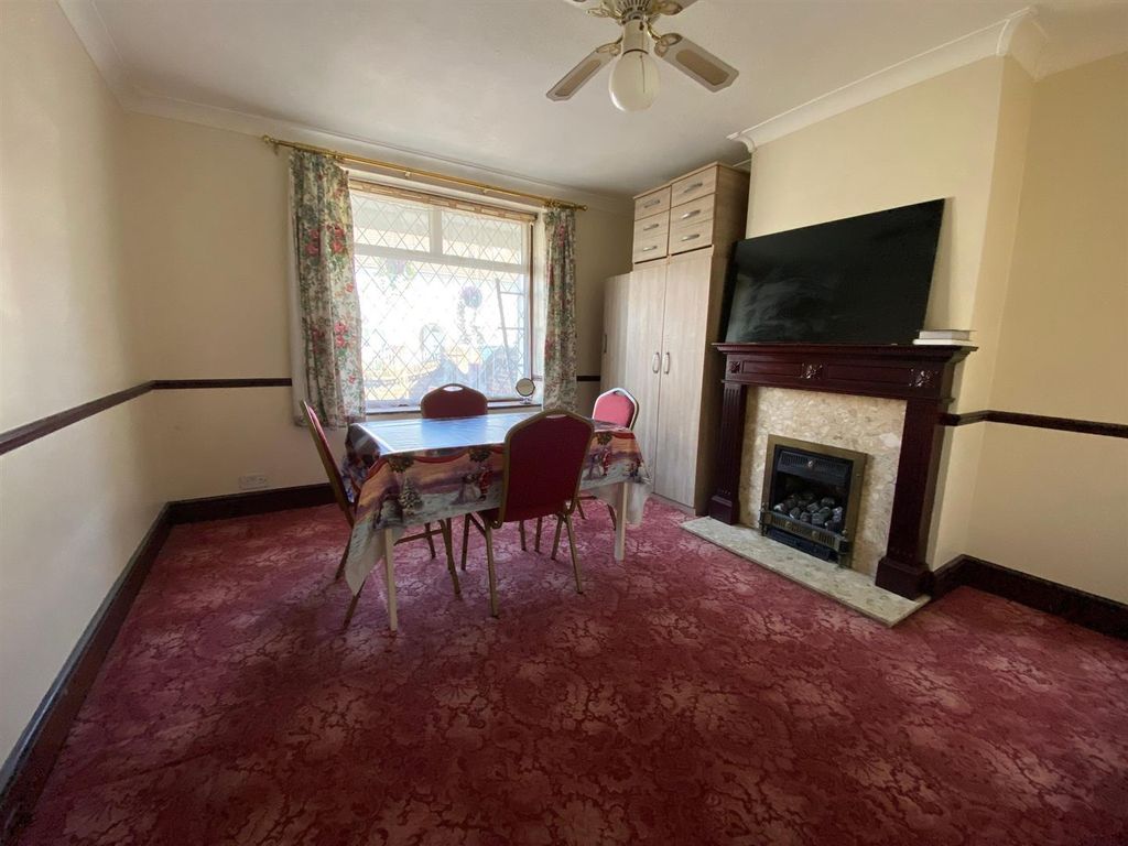 Additional image 3 of 4 bed semi-detached house for saleHunters Hall Road, Dagenham RM10