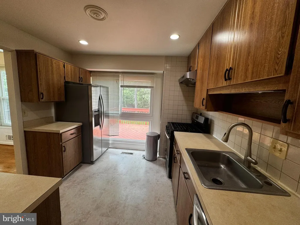 Additional image 11 of 2508 Saint John Place, Alexandria, VA 22311
