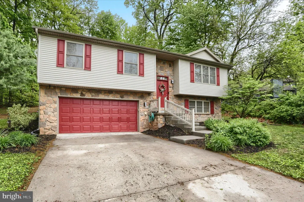 Additional image 2 of 404 Little John Drive, Dillsburg, PA 17019