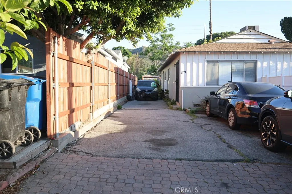 7724 Yates St, Tujunga, CA 91042