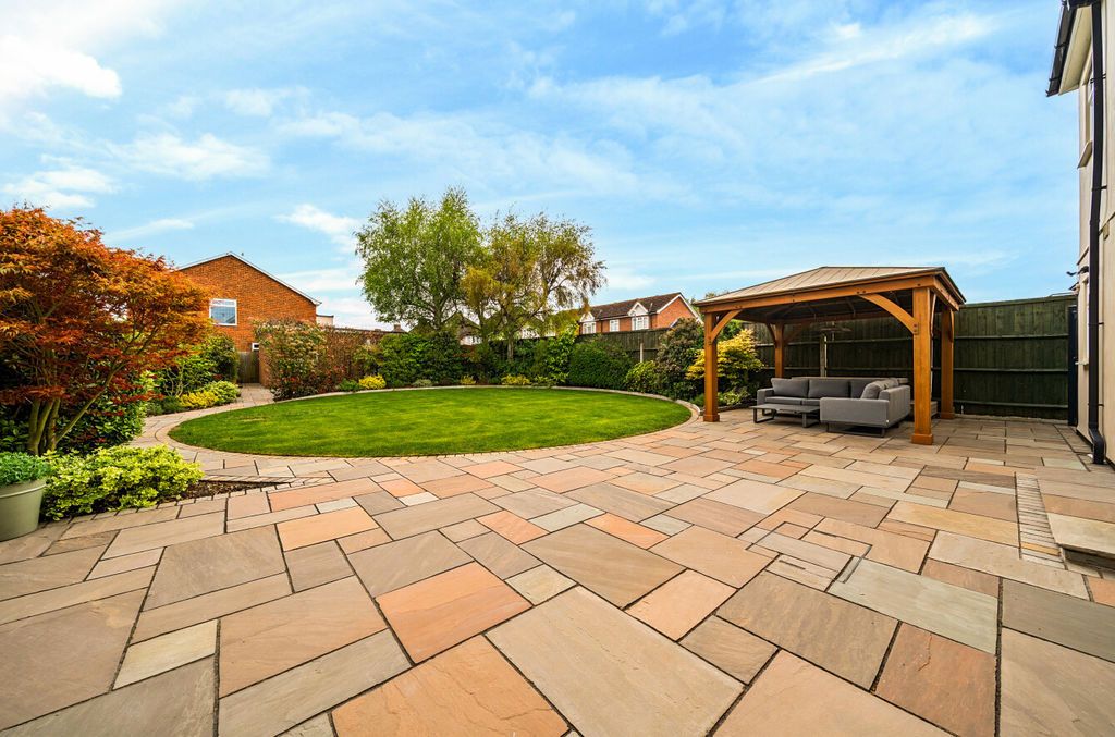 Additional image 25 of 7 bed detached house for saleShepherds Lane, Dartford DA1