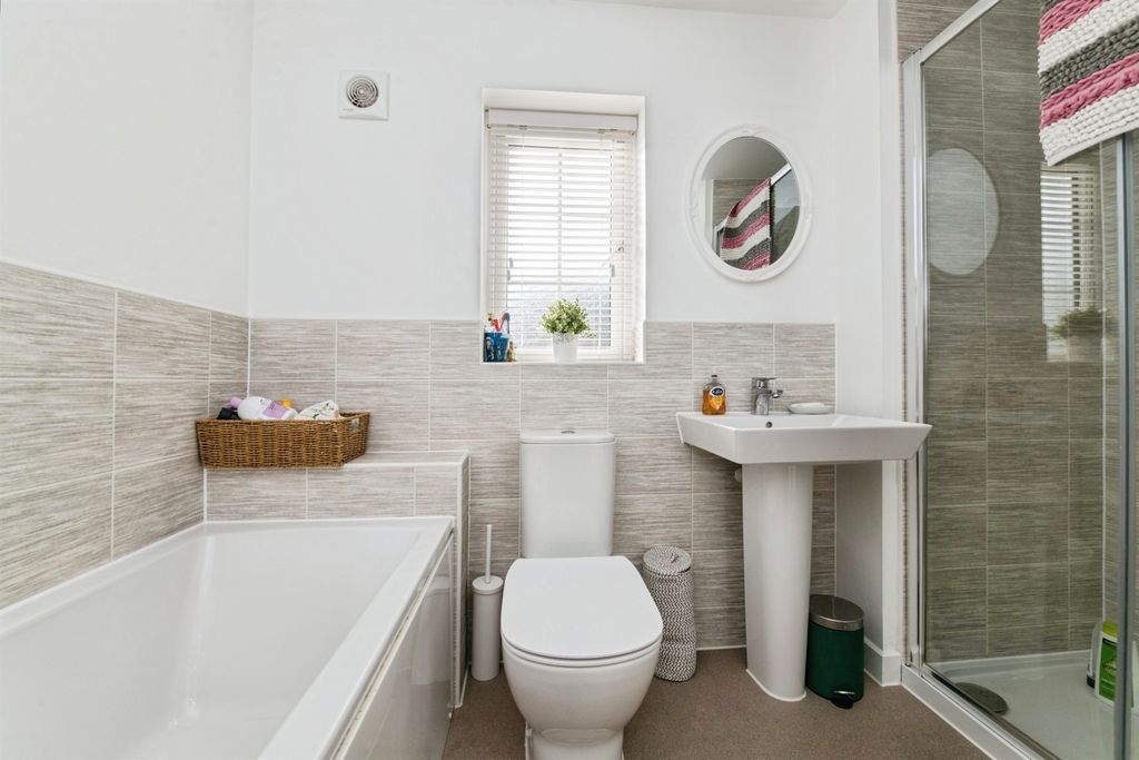 Additional image 8 of 4 bed detached house for saleTrott Close, Cullompton EX15
