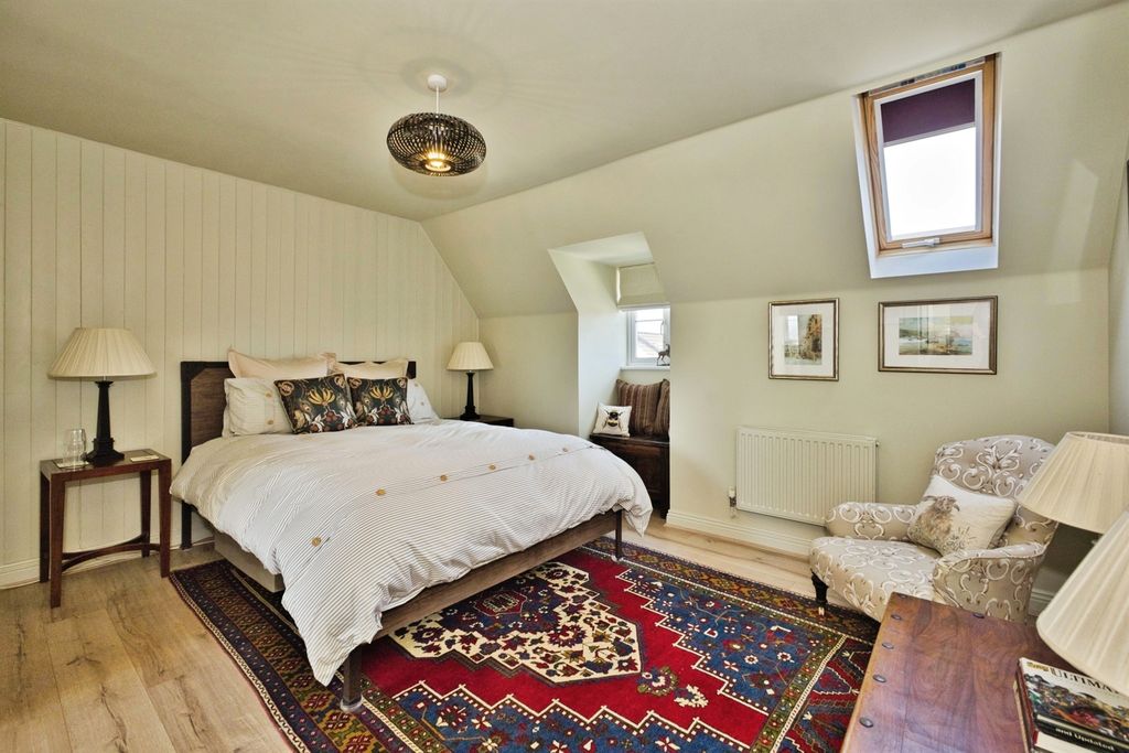 Additional image 8 of 5 bed terraced house for saleOak Drive, Crewkerne TA18