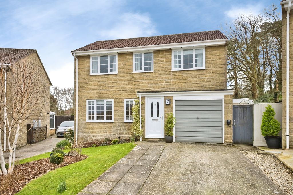 3 bed detached house for saleLaburnum Crescent, Crewkerne TA18