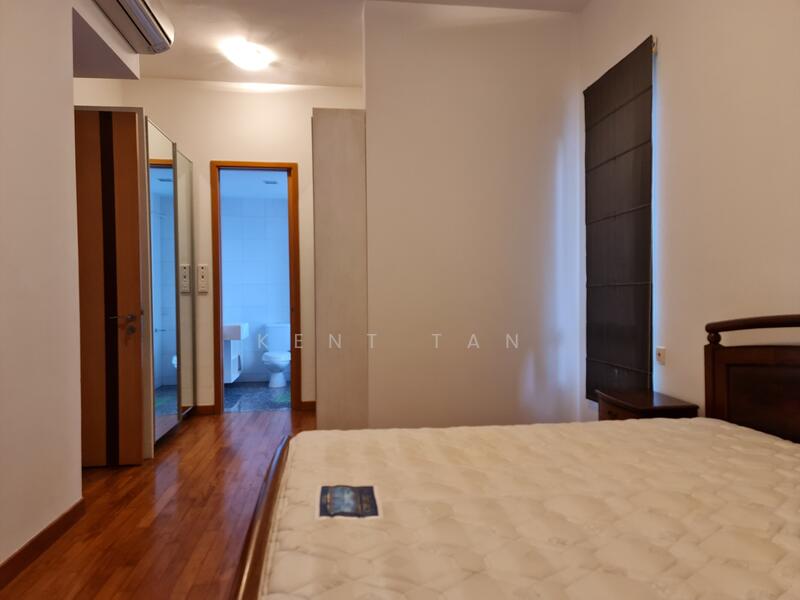 37 Oxley Rise photo 4