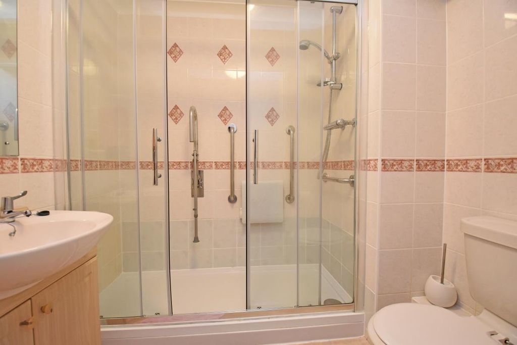 Additional image 9 of 1 bed flat for saleHigh Street, Cullompton EX15