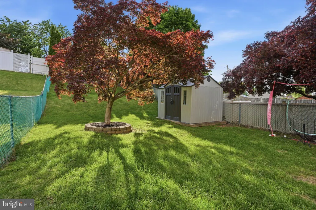 232 Greendale Road, Philadelphia, PA 19154