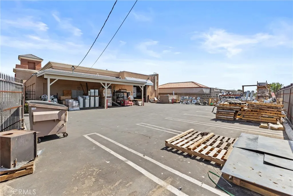 12033 Mariposa Rd, Hesperia, CA 92345