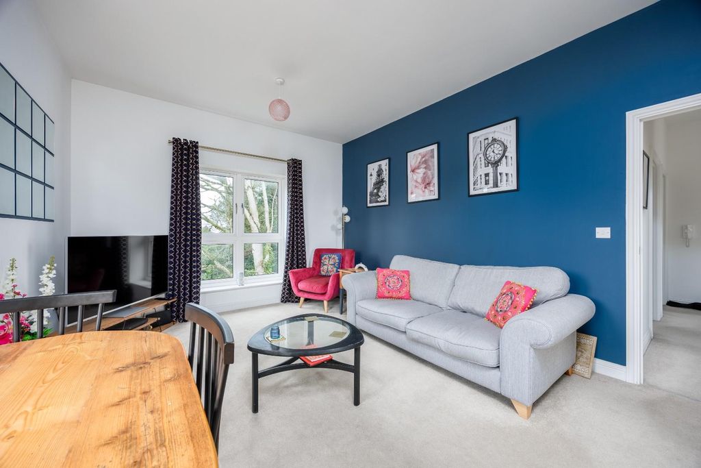 Additional image 4 of 2 bed flat for saleBailey Place, Crowborough TN6