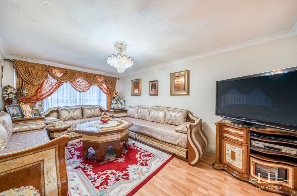 Additional image 6 of 3 bed detached house for saleAldborough Road, Dagenham RM10