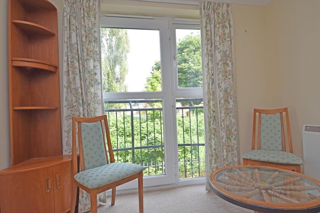 Additional image 4 of 1 bed flat for saleHigh Street, Cullompton EX15