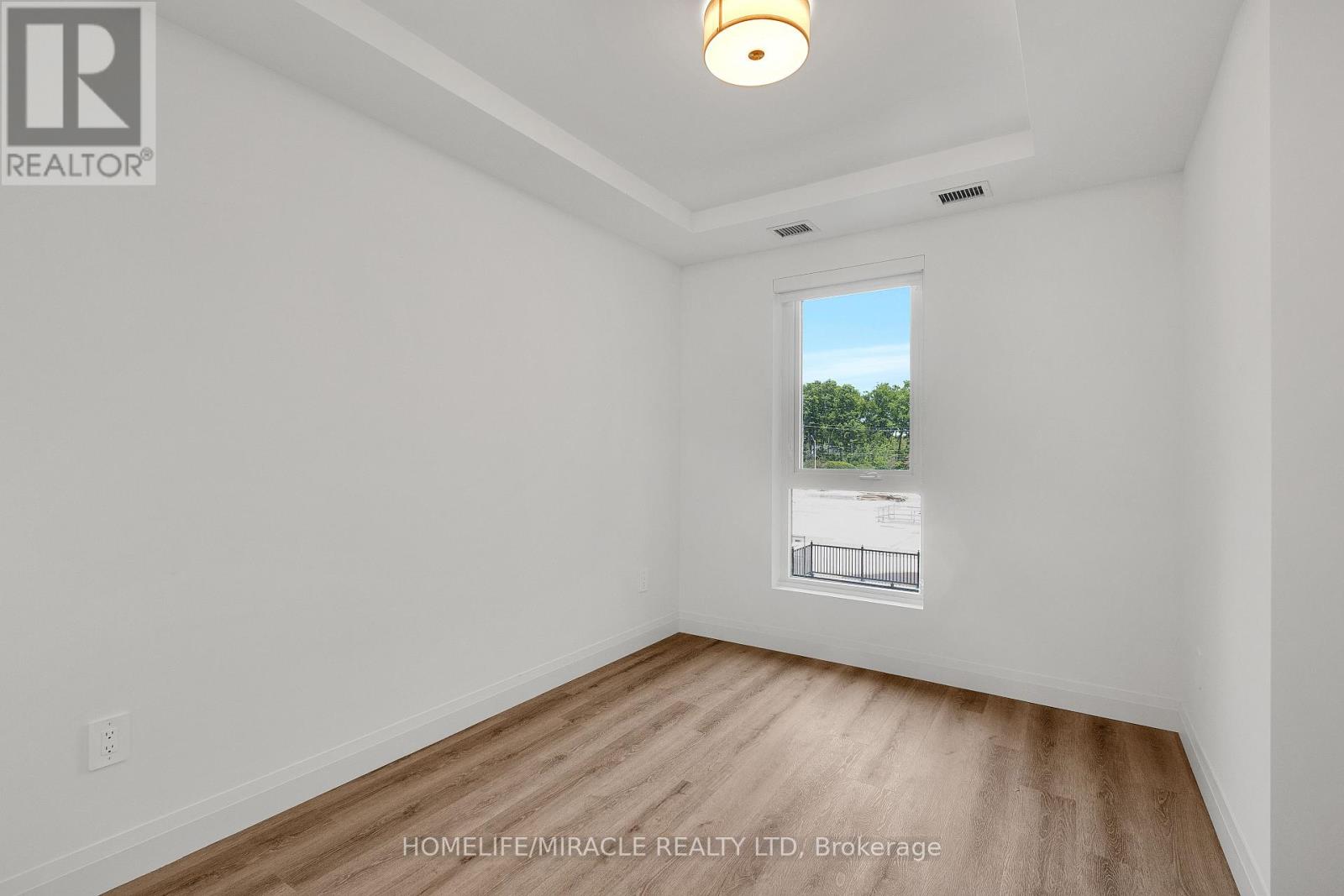 201 - 1333 WEBER STREET E