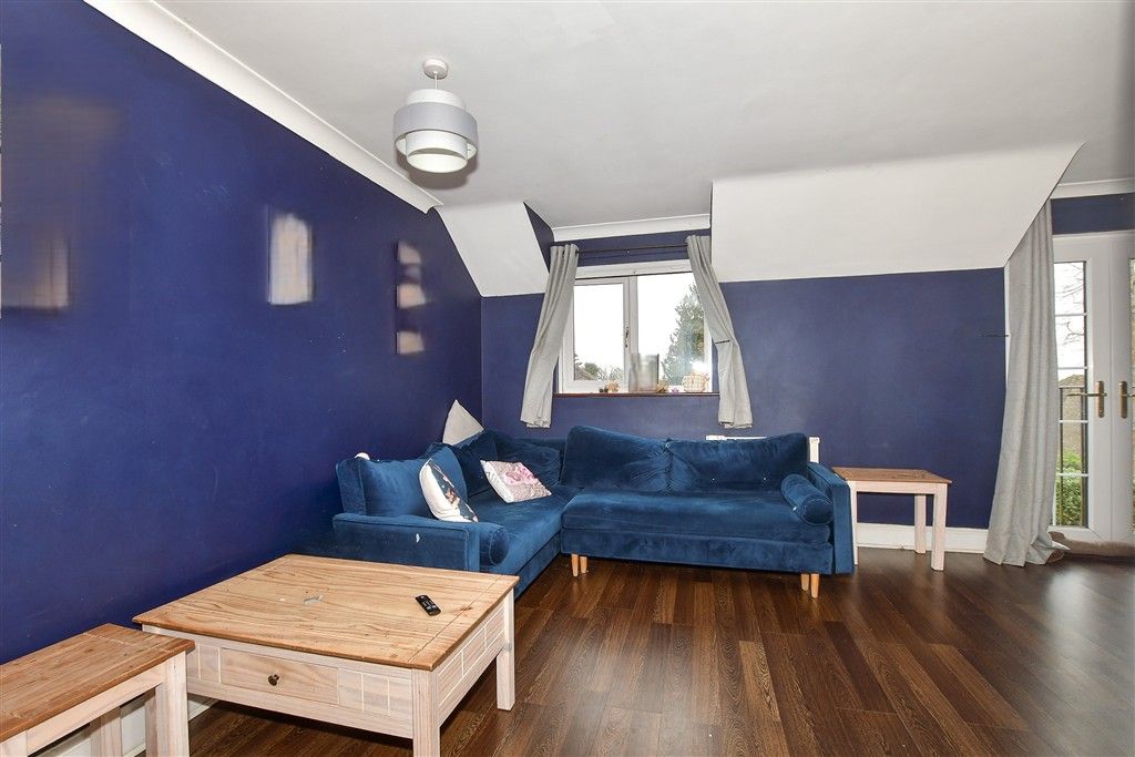 2 bed flat for saleCrowborough Hill, Crowborough, East Sussex TN6 photo 3