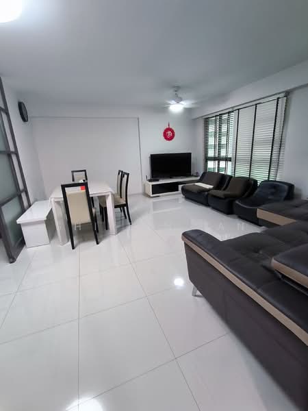 293D Compassvale Crescent photo 3