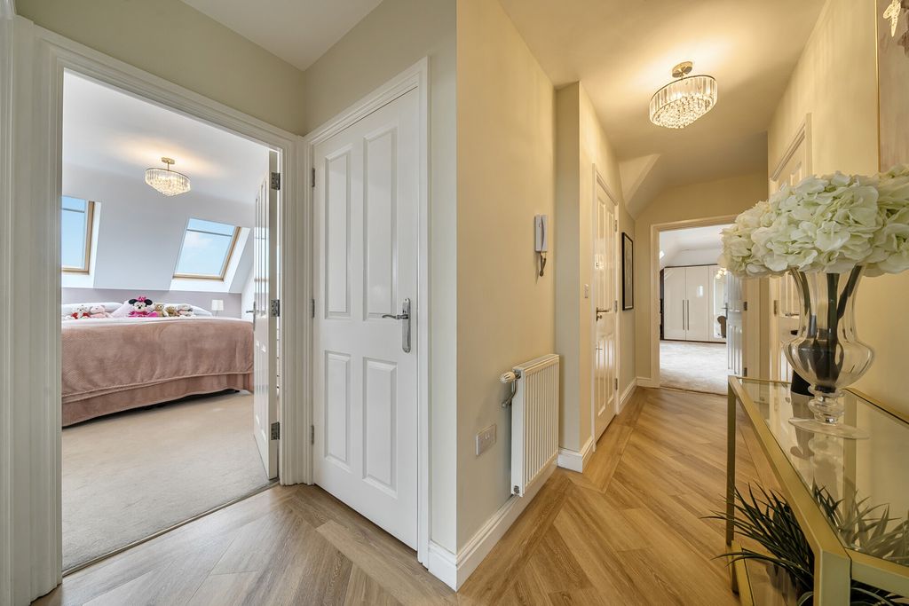 Additional image 11 of 3 bed flat for saleJepson Drive, Stone, Dartford DA2