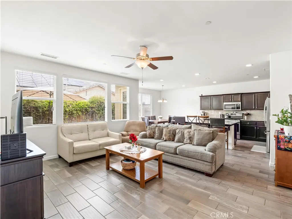 2459 Lombard Ln, Clovis, CA 93619 photo 5