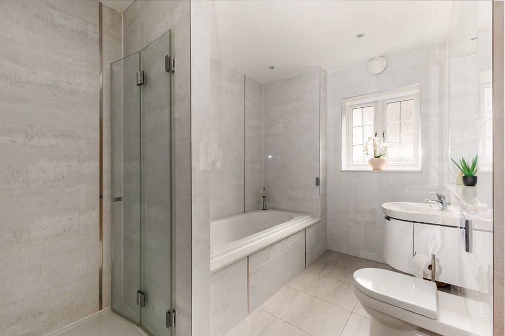 Additional image 11 of 5 bed detached house for saleGorsedene Close, Crowborough TN6