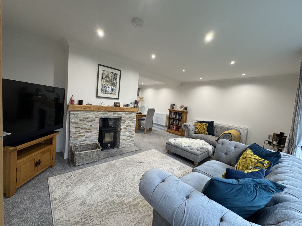 4 bed detached house for salePencommin, Llangynidr, Crickhowell, Powys. NP8 photo 5