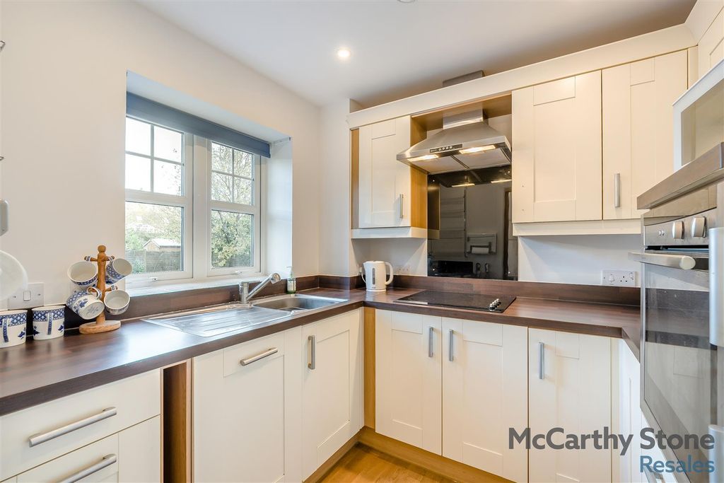 Additional image 4 of 2 bed flat for saleHolmes Place, Crowborough TN6