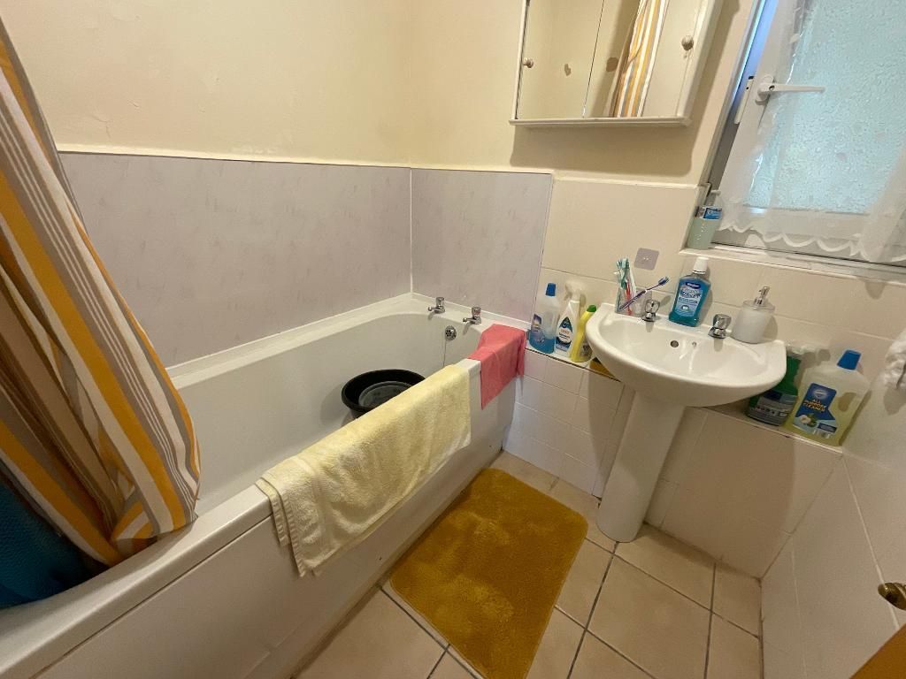 Additional image 10 of 3 bed flat for saleExeter Road, Dagenham RM10