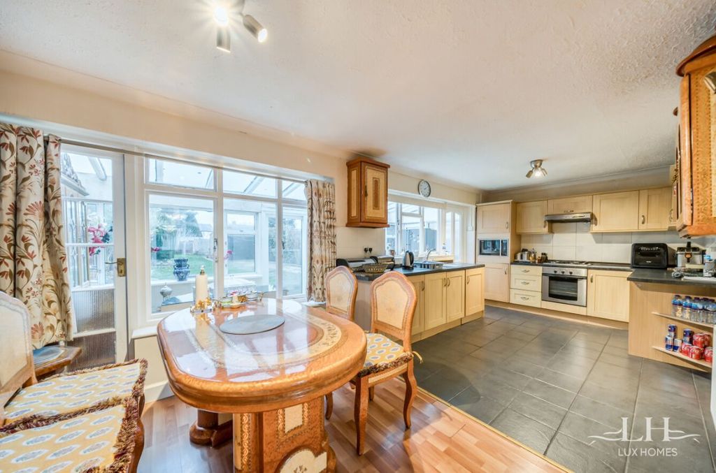 Additional image 7 of 3 bed detached house for saleAldborough Road, Dagenham RM10