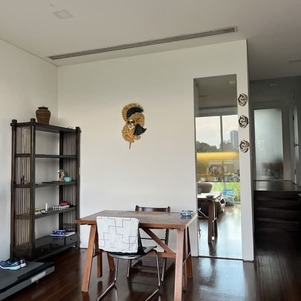 69 Holland Road photo 2