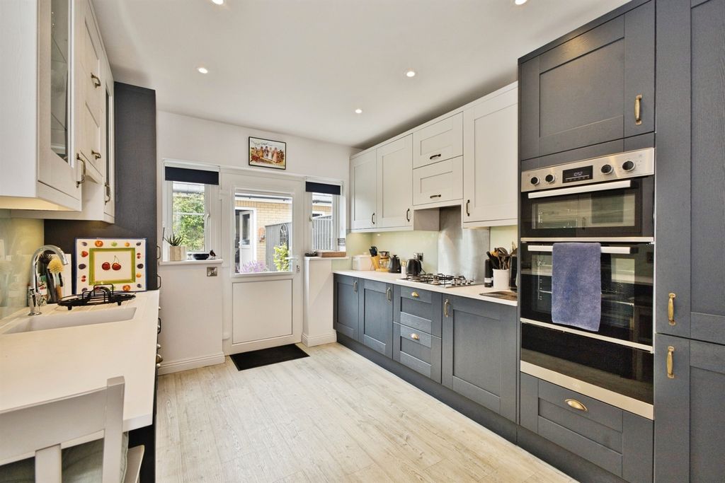 Additional image 3 of 5 bed terraced house for saleOak Drive, Crewkerne TA18