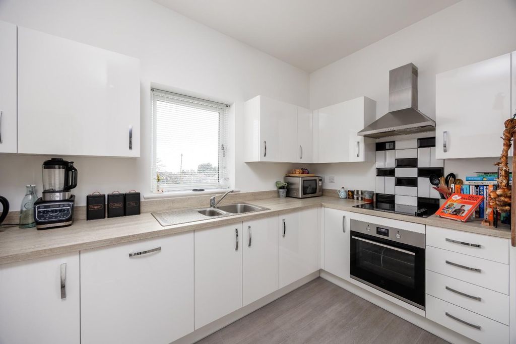 Additional image 5 of 2 bed flat for saleBailey Place, Crowborough TN6