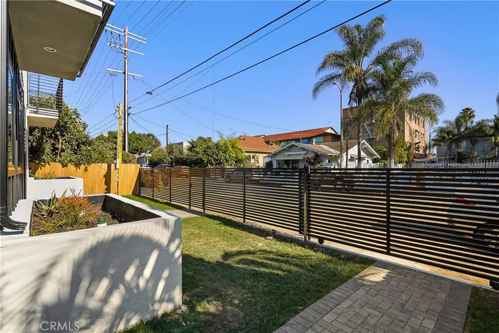 Additional image 57 of 1733 S New Hampshire Ave, Los Angeles, CA 90006