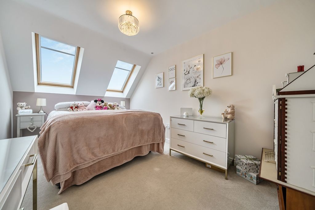 Additional image 8 of 3 bed flat for saleJepson Drive, Stone, Dartford DA2