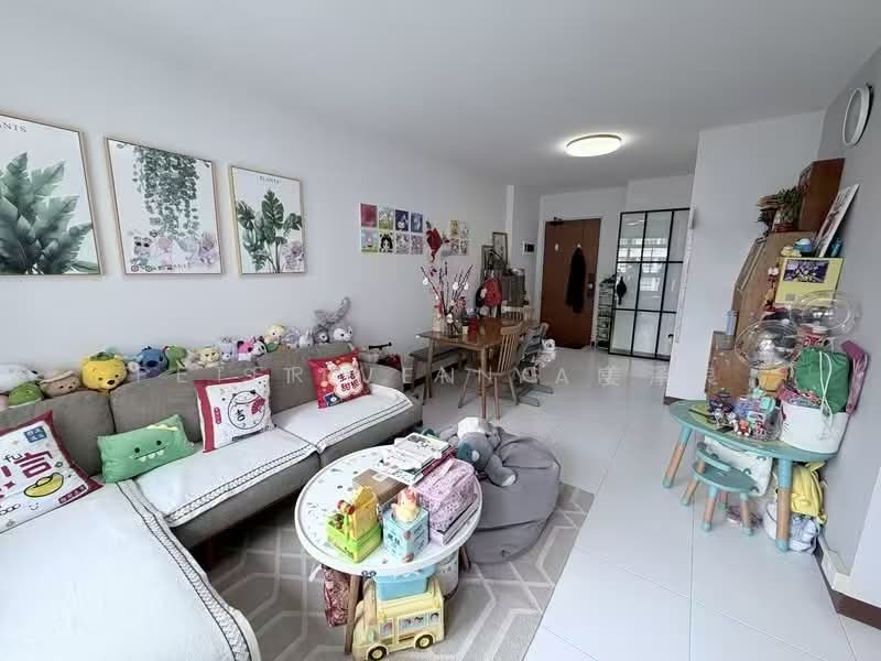622A Punggol Central photo 2