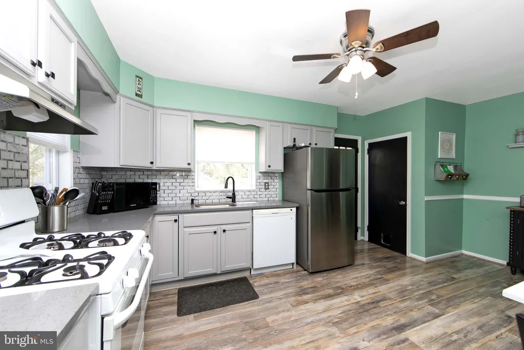 Additional image 10 of 332 S Fellowship Road, Maple Shade, NJ 08052