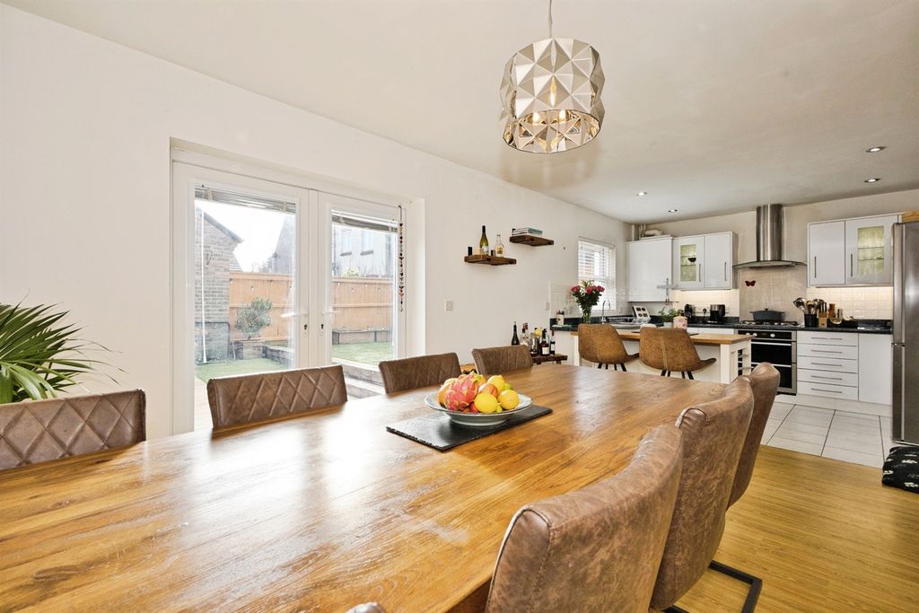 Additional image 4 of 5 bed detached house for saleOak Drive, Crewkerne TA18