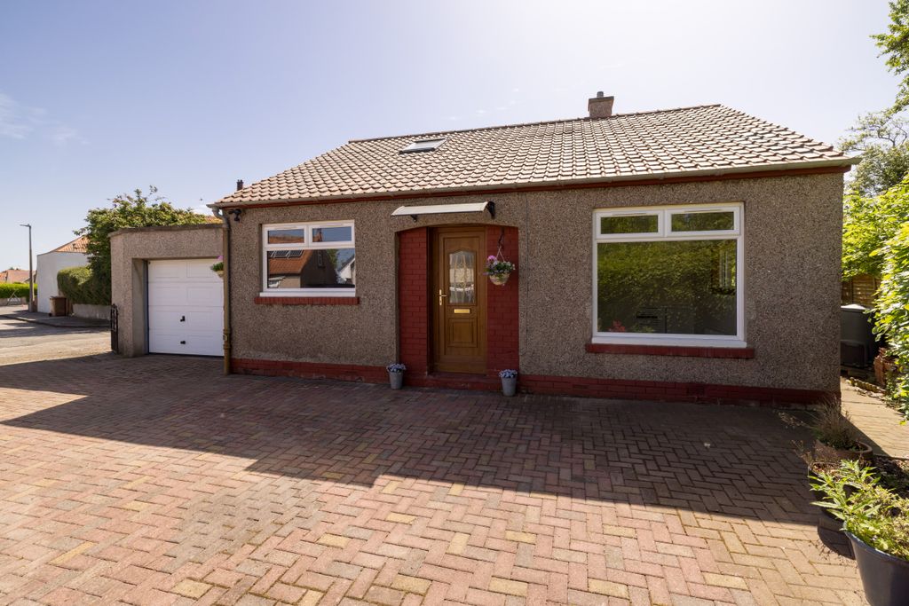 2 bed detached bungalow for sale34 Viewfield Road, Juniper Green EH14