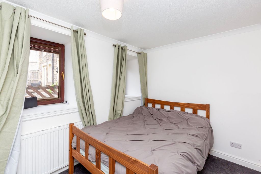 Additional image 3 of 2 bed flat for saleRailway Place, Cupar KY15
