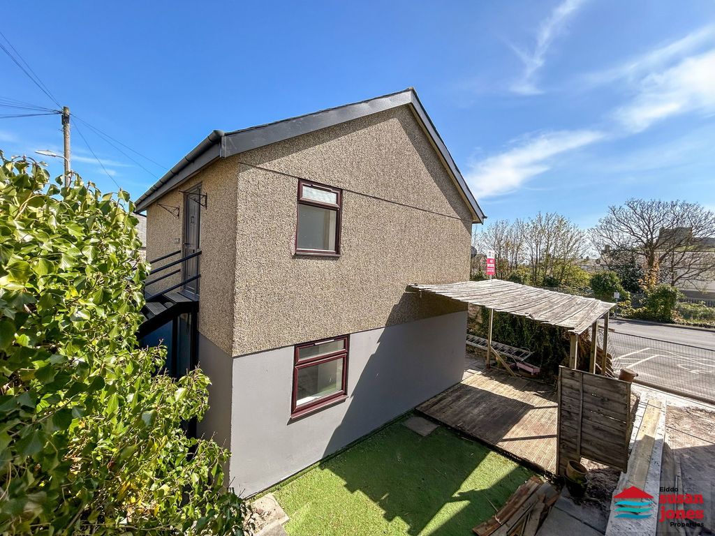 3 bed detached house for saleY Maes, Cricieth|Criccieth LL52