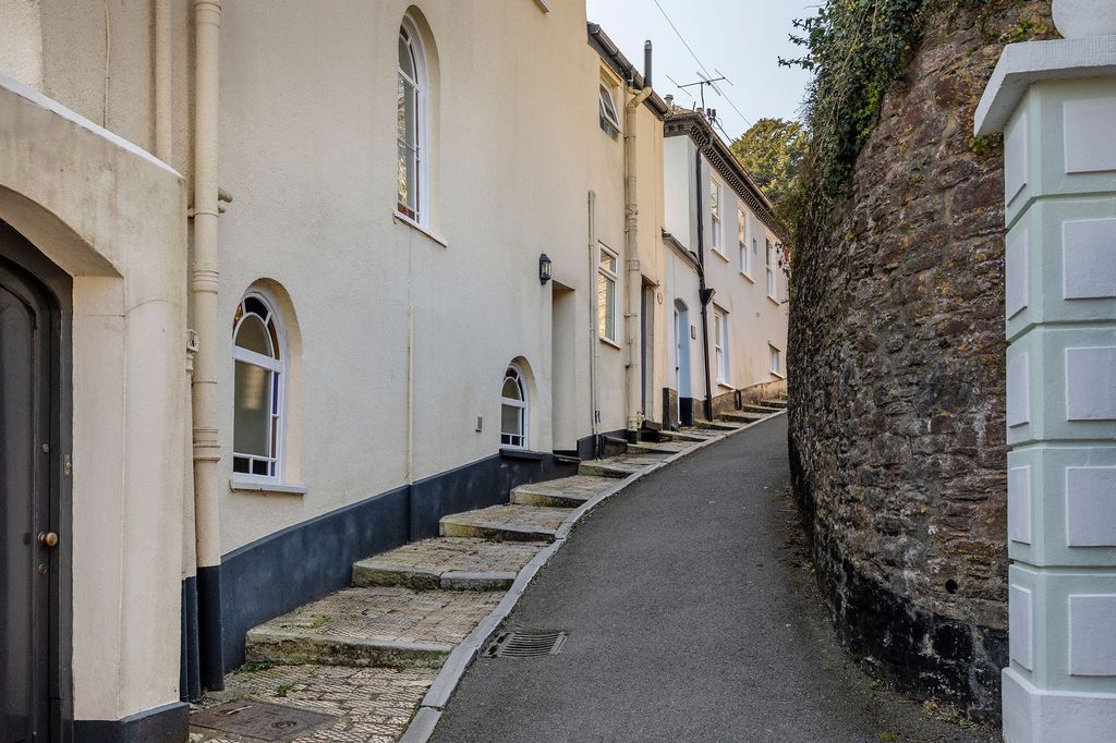 Additional image 11 of 2 bed flat for saleClarence Hill, Dartmouth, Devon TQ6