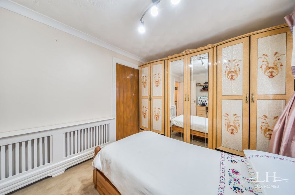 Additional image 16 of 3 bed detached house for saleAldborough Road, Dagenham RM10