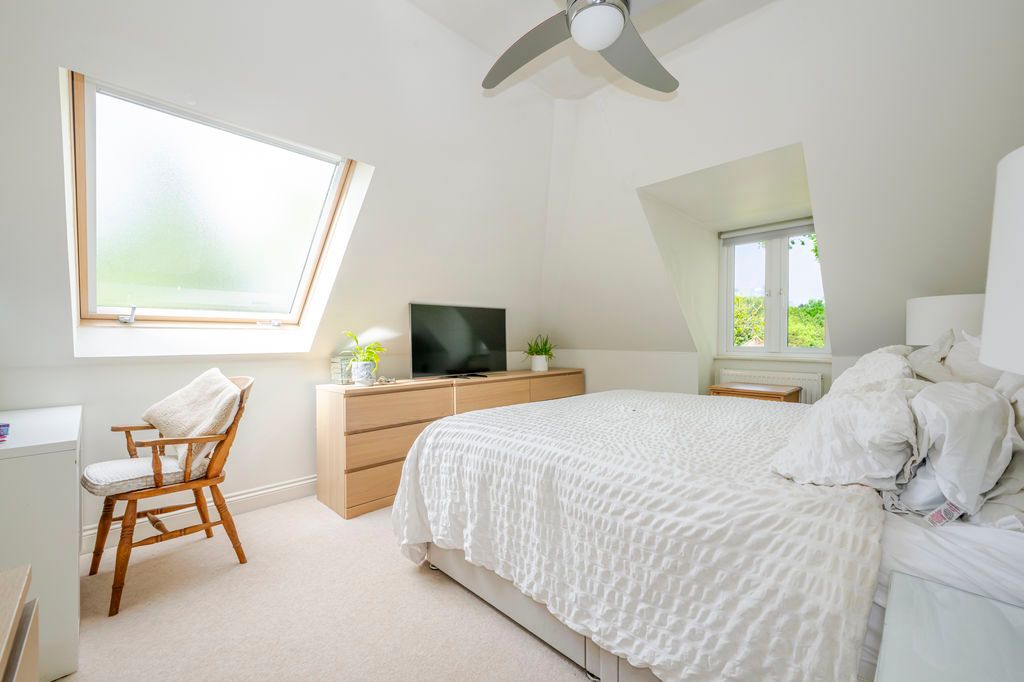 Additional image 4 of 2 bed flat for saleBeacon Gardens, Crowborough TN6