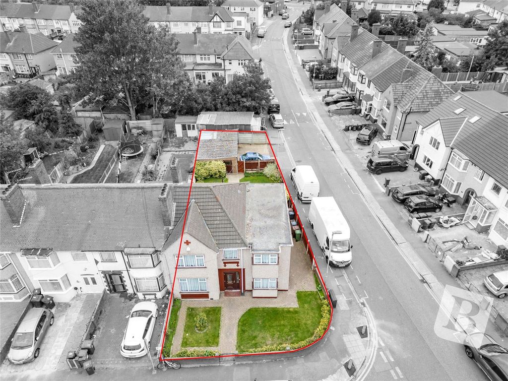 Additional image 33 of 5 bed end terrace house for saleSecond Avenue, Dagenham RM10